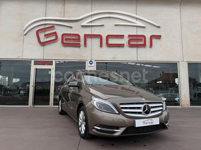 Gris / plata Usado 2014 Mercedes B180 Monovolumen | 13.500 € (Un poco caro)