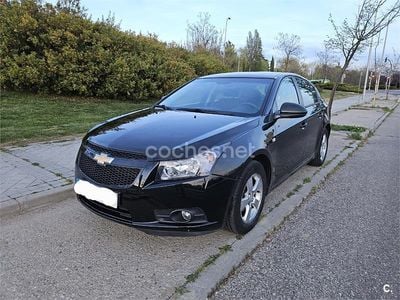Usado Chevrolet Cruze LT 124 CV (91 kW) 2012 Negro Berlina
