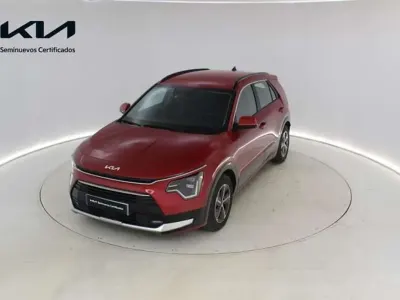 Usado Kia Niro 141 CV (103 kW) 2024 Rojo SUV