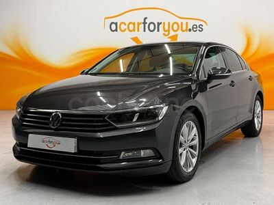Gris / plata Usado 2019 VW Passat Advance Berlina | 18.500 € (Precio justo)