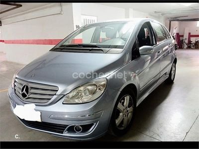 Mercedes B200