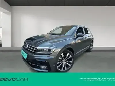 Usado VW Tiguan Sportline 190 CV (139 kW) 2019 Gris SUV