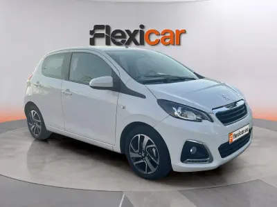Usado Peugeot 108 Allure 82 CV (60 kW) 2017 Blanco Utilitario