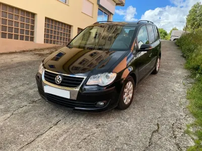 Usado VW Touran Edition 105 CV (77 kW) 2009 Negro Monovolumen