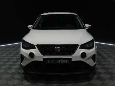 Usado Seat Arona Reference 95 CV (69 kW) 2023 Blanco SUV