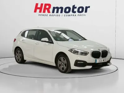 Usado BMW 118 Comfort Edition 140 CV (102 kW) 2022 Blanco Utilitario