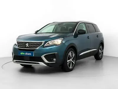 Usado Peugeot 5008 Allure 120 CV (88 kW) 2018 Amarillo SUV