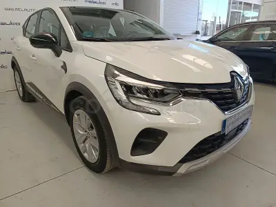 Usado Renault Captur Equilibre 100 CV (73 kW) 2023 Blanco SUV