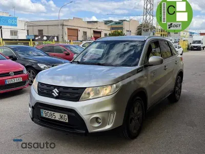 Usado Suzuki Vitara GLX 120 CV (88 kW) 2016 Gris / plata SUV