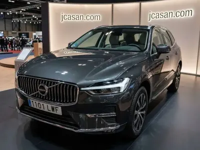 Usado Volvo XC60 Inscription 351 CV (258 kW) 2022 Gris SUV