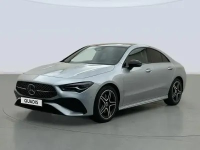Usado Mercedes CLA200 163 CV (119 kW) 2025 Gris plata Berlina
