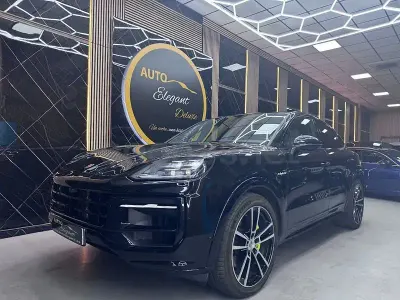 Usado Porsche Cayenne 470 CV (345 kW) 2023 Negro SUV
