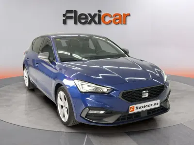 Usado Seat Leon FR 150 CV (110 kW) 2020 Azul Berlina