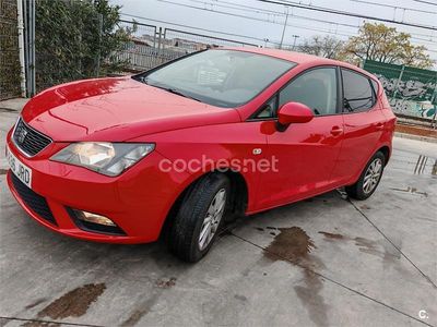Usado Seat Ibiza Reference 90 CV (66 kW) 2016 Rojo Berlina