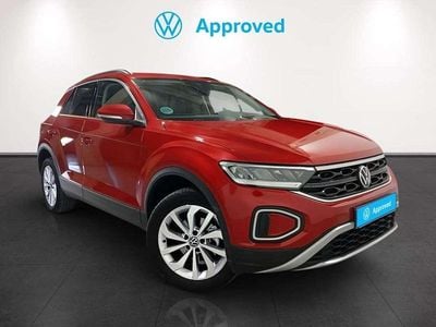 Begagnad VW T-Roc Life 110 HK (80 kW) 2024 Röd SUV