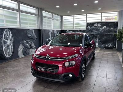 Granate Usado 2017 Citroën C3 Feel Utilitario | 9990 €