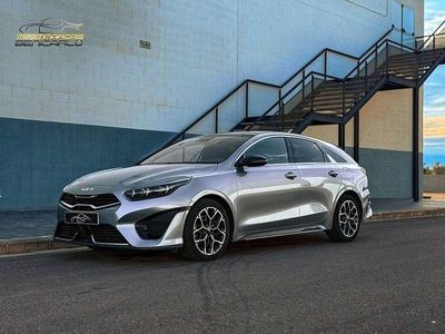 Usado Kia ProCeed GT-Line 160 CV (117 kW) 2022 Gris Familiar