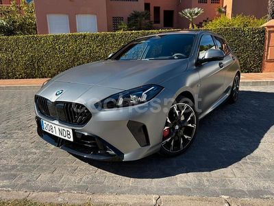 Usado BMW 120 Comfort Edition 190 CV (139 kW) 2024 Gris / plata Utilitario