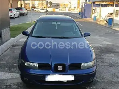 Usado Seat Toledo Stella 110 CV (80 kW) 2001 Azul Berlina
