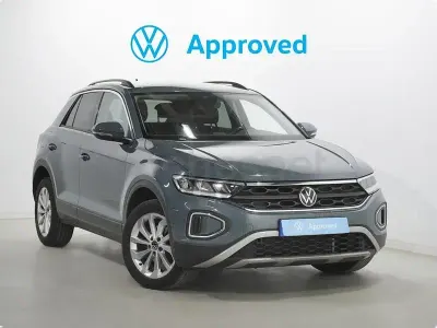 Usado VW T-Roc Life 150 CV (110 kW) 2022 Gris SUV