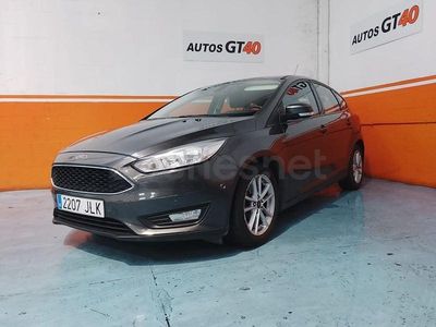 Usado Ford Focus 125 CV (91 kW) 2015 Gris / plata Berlina