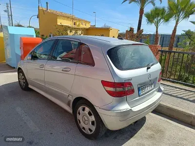Usado Mercedes B180