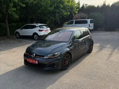 Usado VW Golf VII GTI 245 CV (180 kW) 2019 Gris / plata Berlina