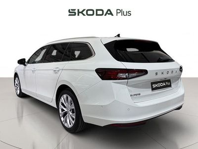 Usado Skoda Superb Selection 150 HP (110 kW) 2024 Branco Carrinha
