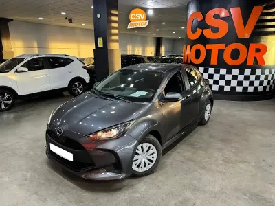 Usado Mazda 2 Selection 116 CV (85 kW) 2023 Gris Utilitario