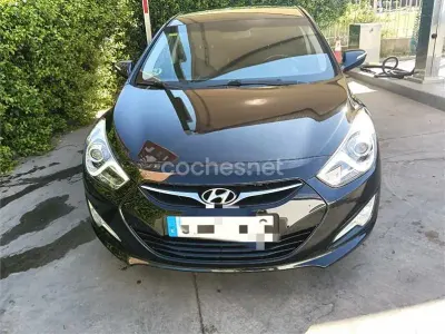 Usado Hyundai i40 115 CV (84 kW) 2013 Negro Berlina