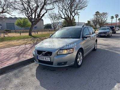 Usado Volvo V50 Summum 109 CV (80 kW) 2010 Gris / plata Familiar