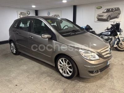 Mercedes B200