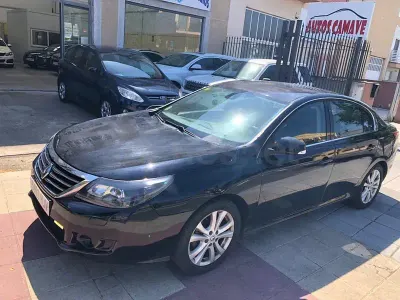 Usado Renault Latitude Privilege 150 CV (110 kW) 2012 Negro Berlina