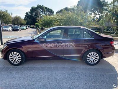 Usado Mercedes C230 Elegance 204 CV (150 kW) 2009 Granate Berlina