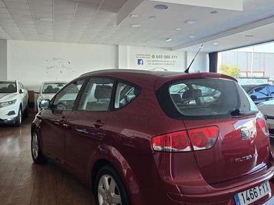 Usado Seat Altea Stylance 105 CV (77 kW) 2008 Burdeos Monovolumen