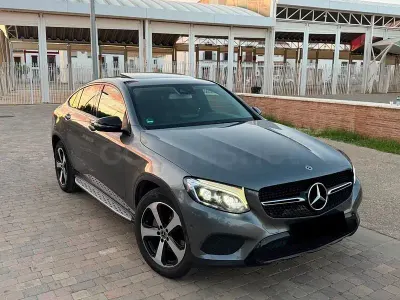 Usado Mercedes GLC250 204 CV (150 kW) 2018 Gris / plata SUV