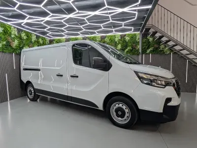 Usado Nissan Primastar Acenta 110 CV (80 kW) 2023 Blanco Monovolumen