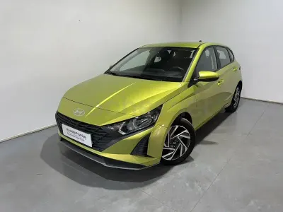Usado Hyundai i20 84 CV (61 kW) 2024 Amarillo Utilitario