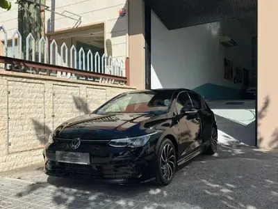 Usado VW Golf VIII R-line 150 CV (110 kW) 2022 Negro Berlina