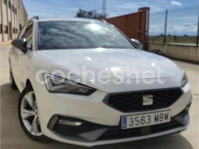 Usado Seat Leon FR 150 CV (110 kW) 2022 Blanco Familiar