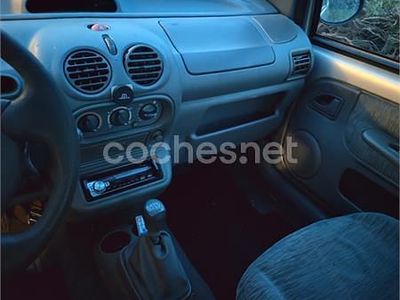 Gris / plata Usado 2007 Renault Twingo Privilege Utilitario | 2700 €