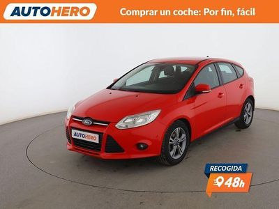 Usado Ford Focus Trend 126 CV (92 kW) 2014 Rojo Berlina