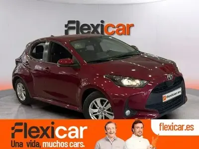 Usado Toyota Yaris Edition 125 CV (91 kW) 2021 Rojo Utilitario
