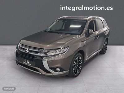 Usado Mitsubishi Outlander P-HEV 202 CV (148 kW) 2018 Gris SUV