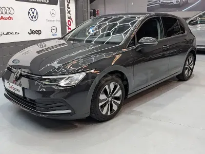 Usado VW Golf VIII Style 150 CV (110 kW) 2024 Gris / plata Berlina