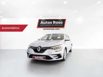 Usado Renault Mégane GrandTour Zen 140 CV (102 kW) 2021 Plateado Familiar