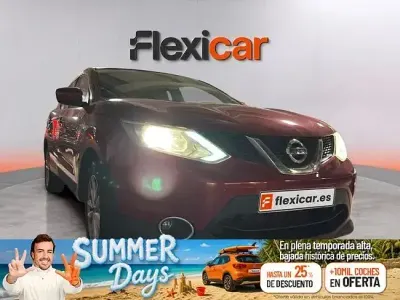 Usado Nissan Qashqai N-Connecta 115 CV (84 kW) 2015 Rojo SUV