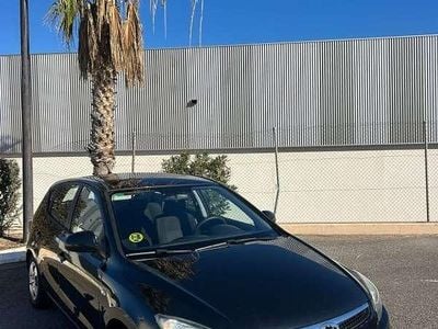 Azul Usado 2009 Hyundai i30 Comfort Utilitario | 4750 € (Precio justo)