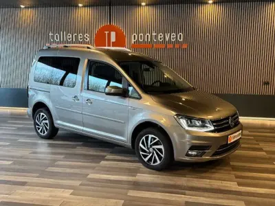 Usado VW Caddy Comfortline 150 CV (110 kW) 2018 Gris Monovolumen