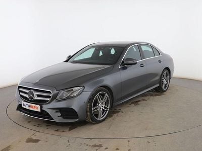 Gris Usado 2016 Mercedes E220 AMG line Berlina | 25.399 € (Precio justo)